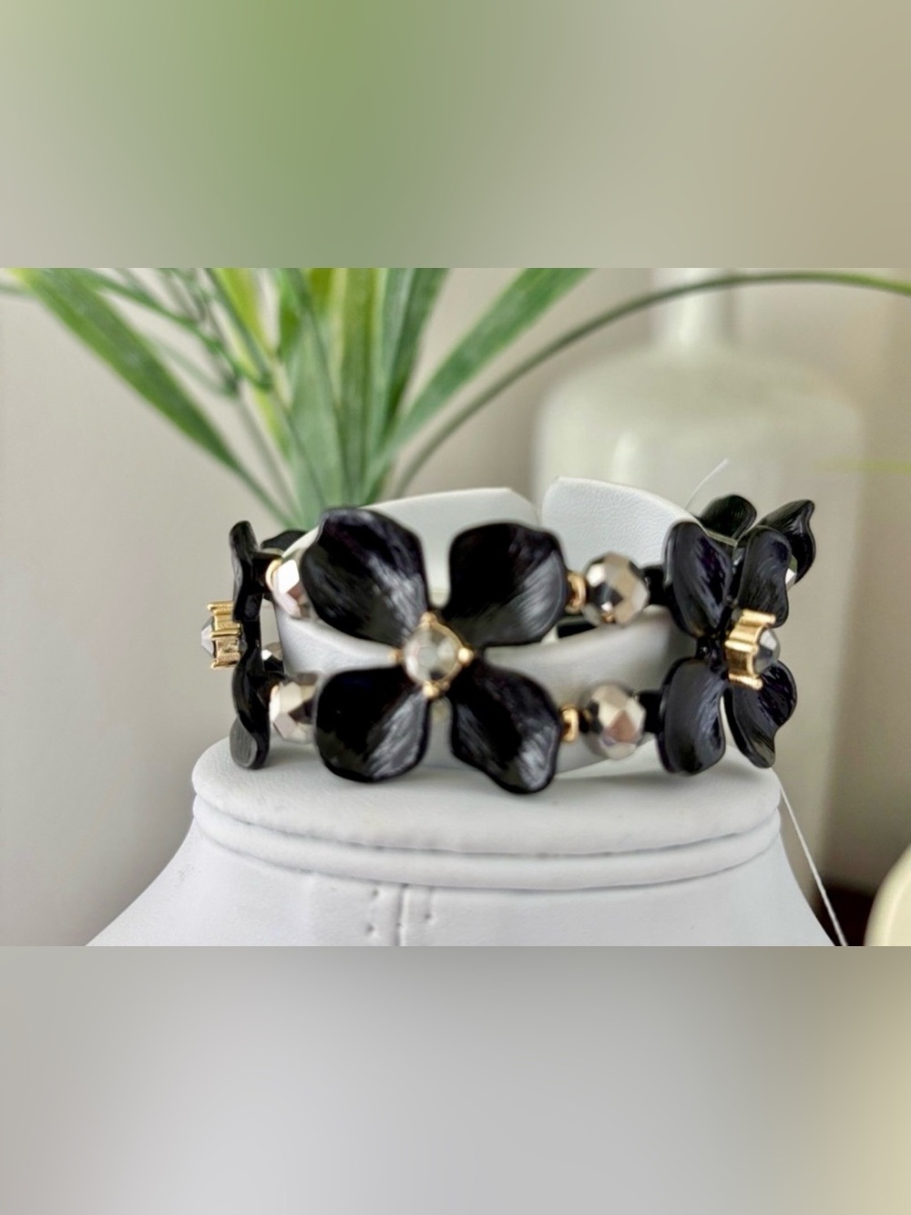 Carol D Studio Black Acrylic Flowers,beveled gray rhinestones & beads,stretch